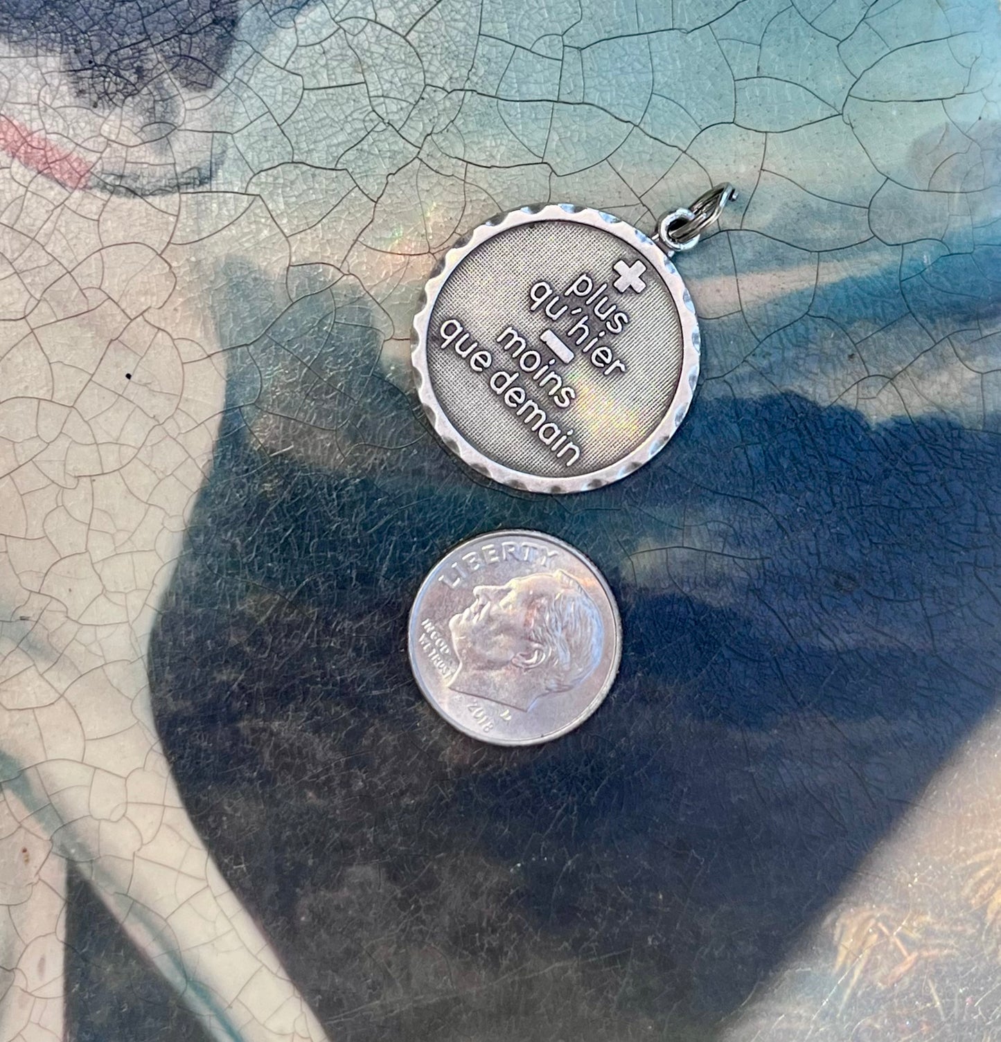 "plus qu'hier que demain" silver pendant