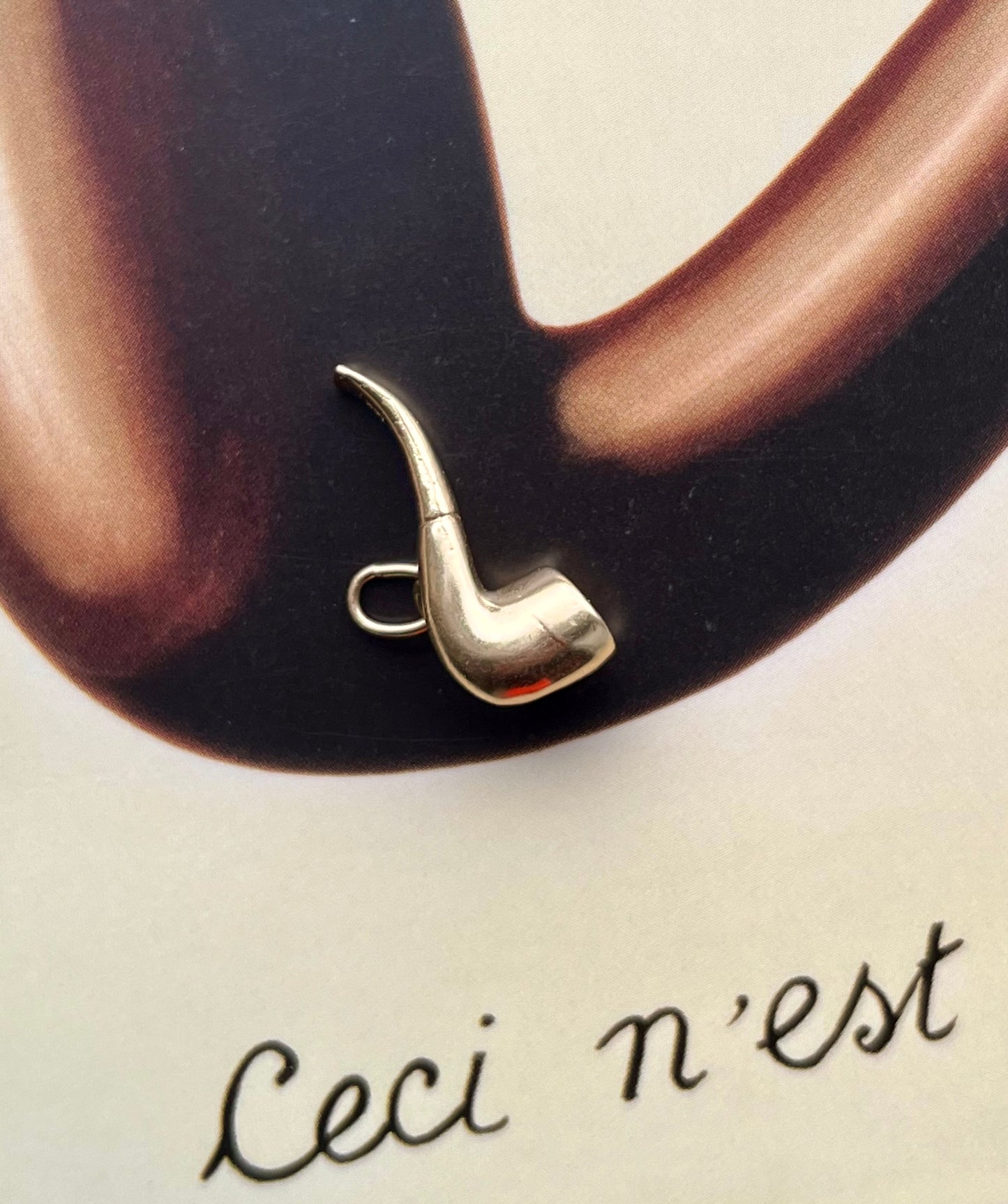 Pipe charm