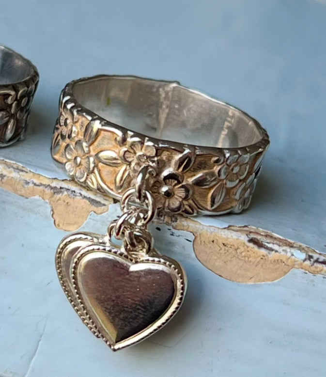 Silver sweetheart ring size 6