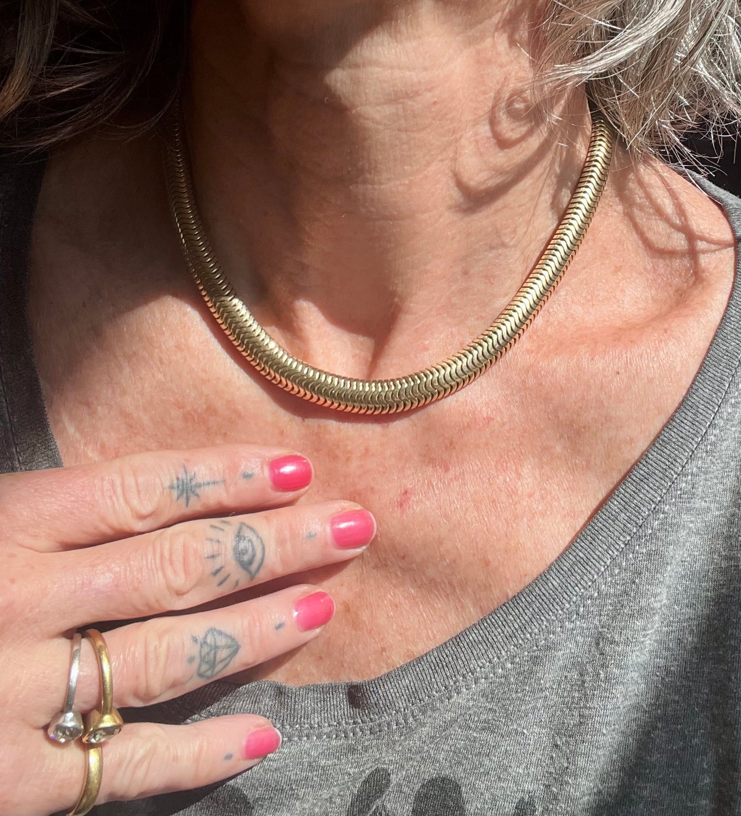 Thick snake necklace