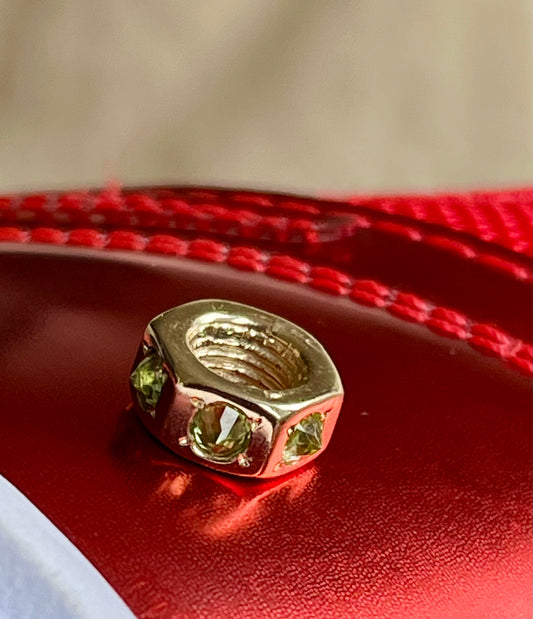 Peridot reverse set 14k nut