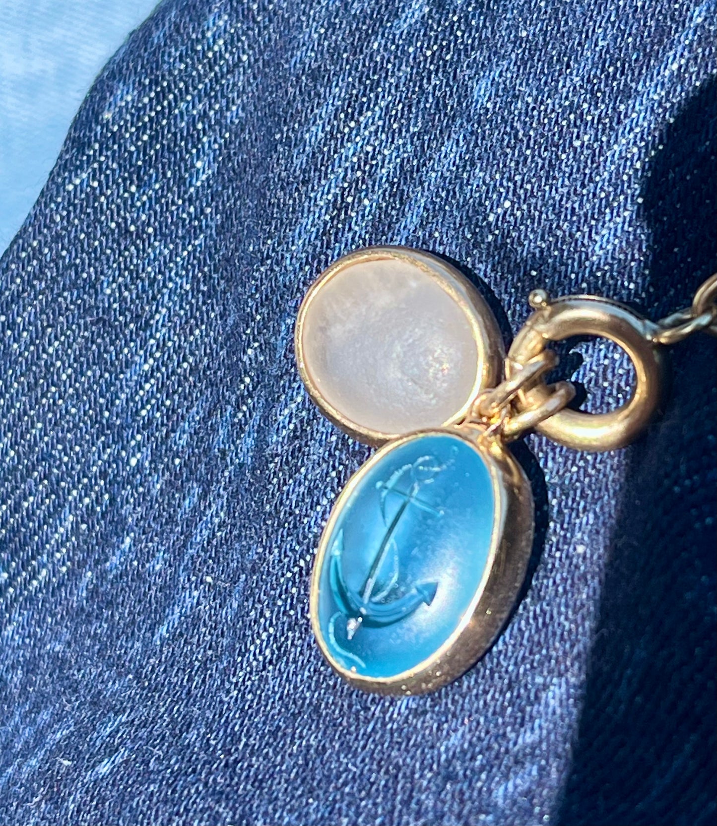 Topaz and 18k anchor pendant
