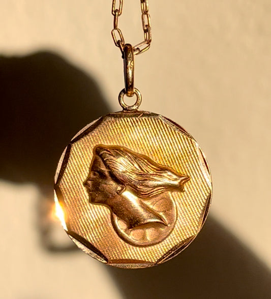 Fortuna pendant