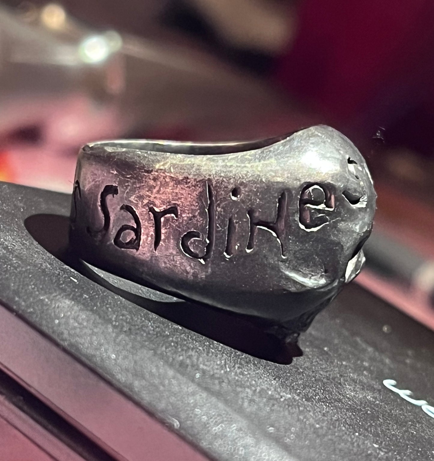 "Libérez Les sardines " skull ring