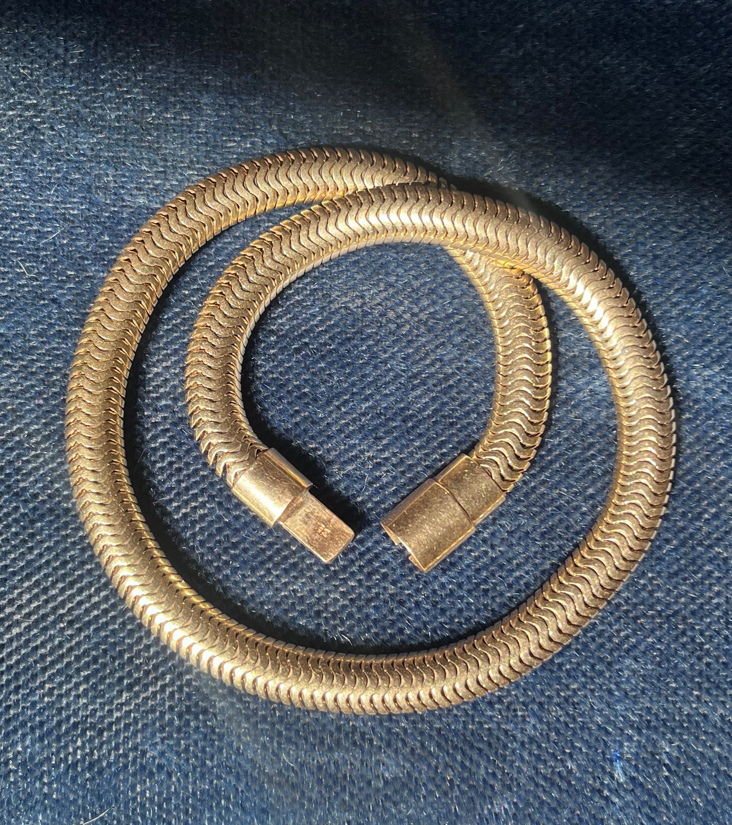 Thick snake necklace