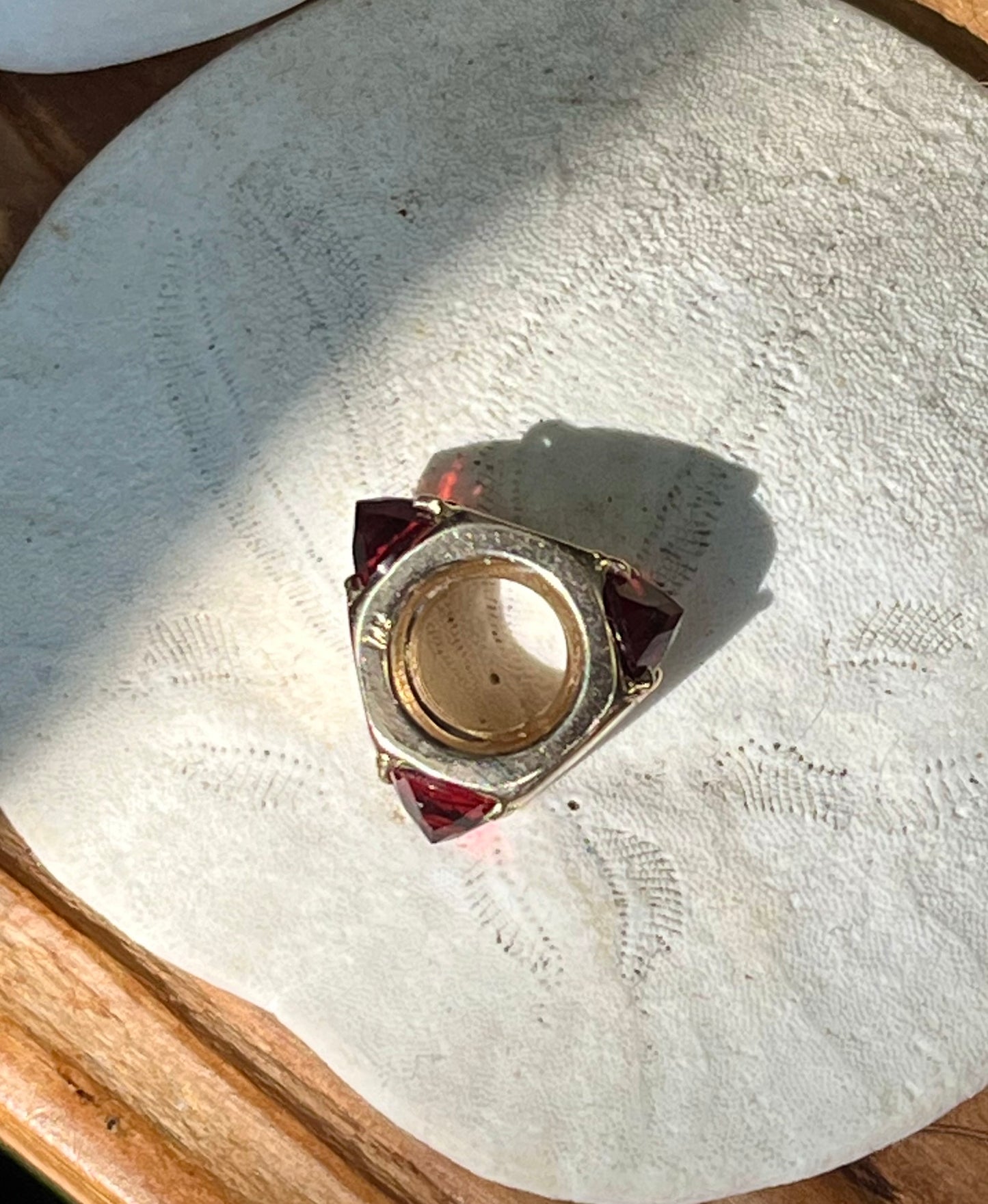 Garnet set Bottoms Up nut