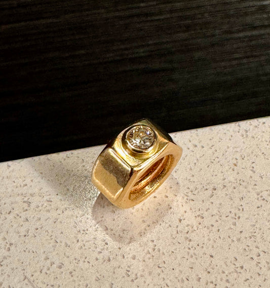 Bezel set diamond 14k nut