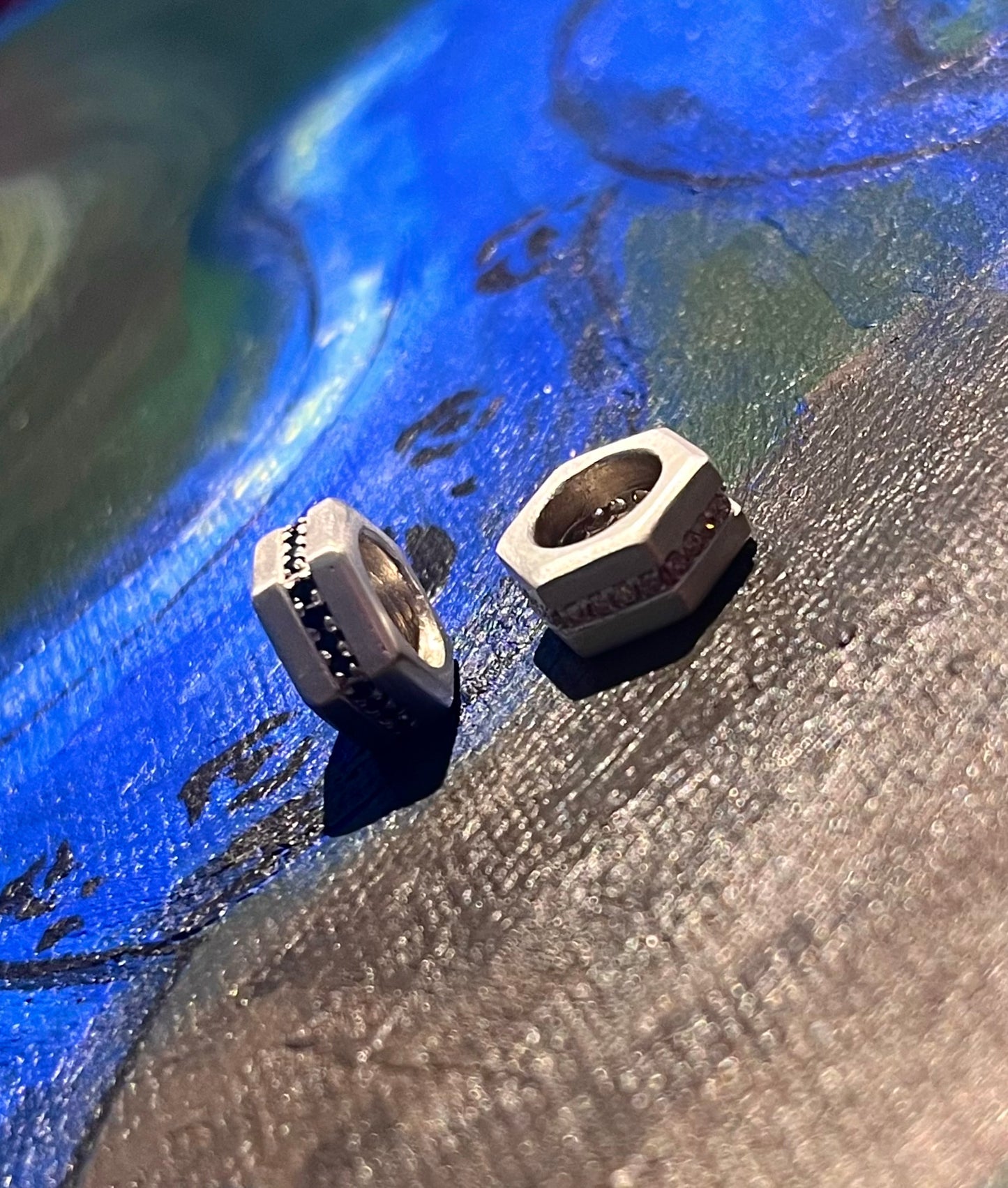 Glam diamond nut