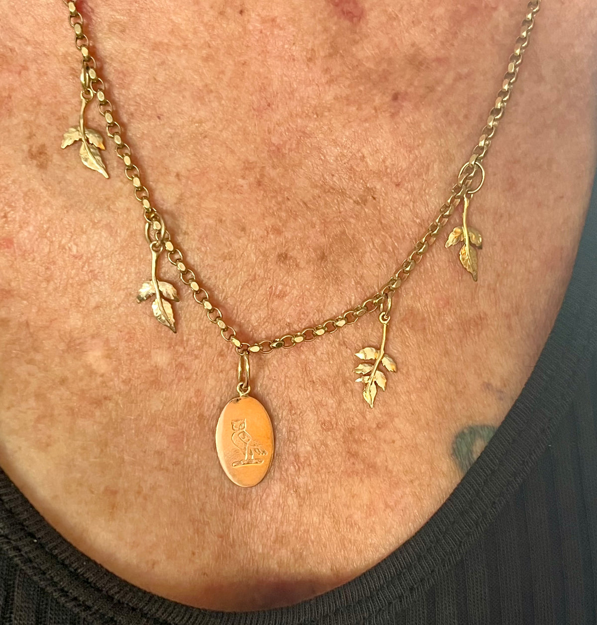 Owl and leaf charm few necklace