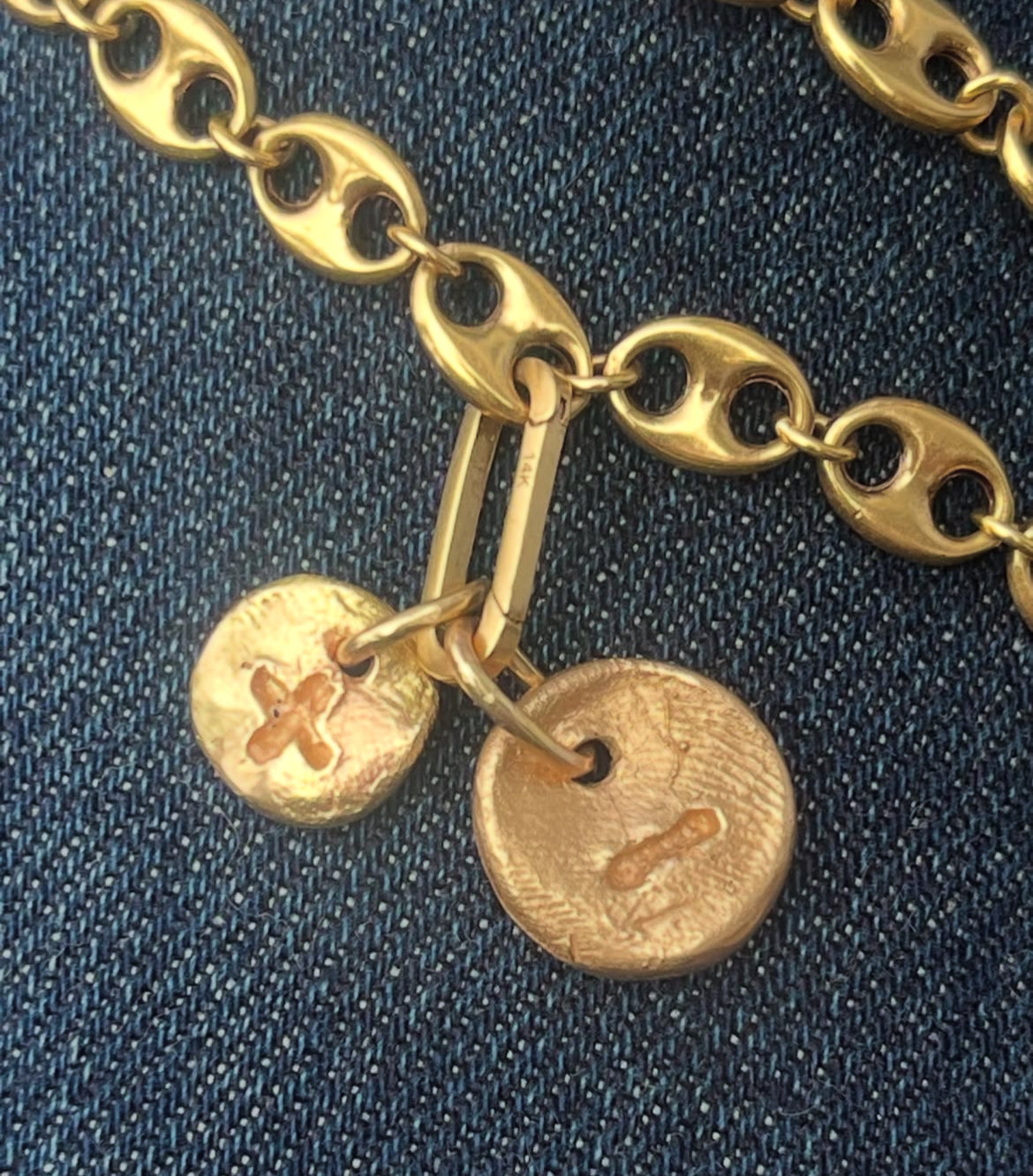 small + qu’hier, – que demain charm