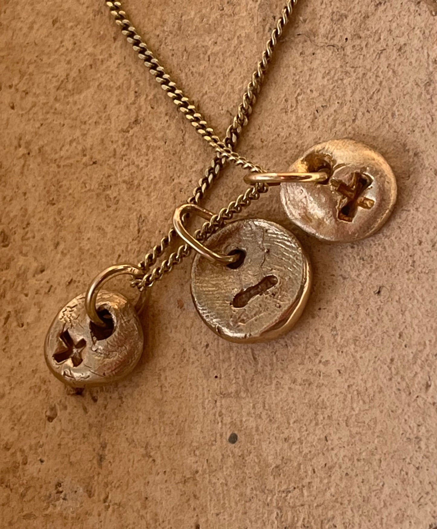 Qu'hier Que demain 14k charms