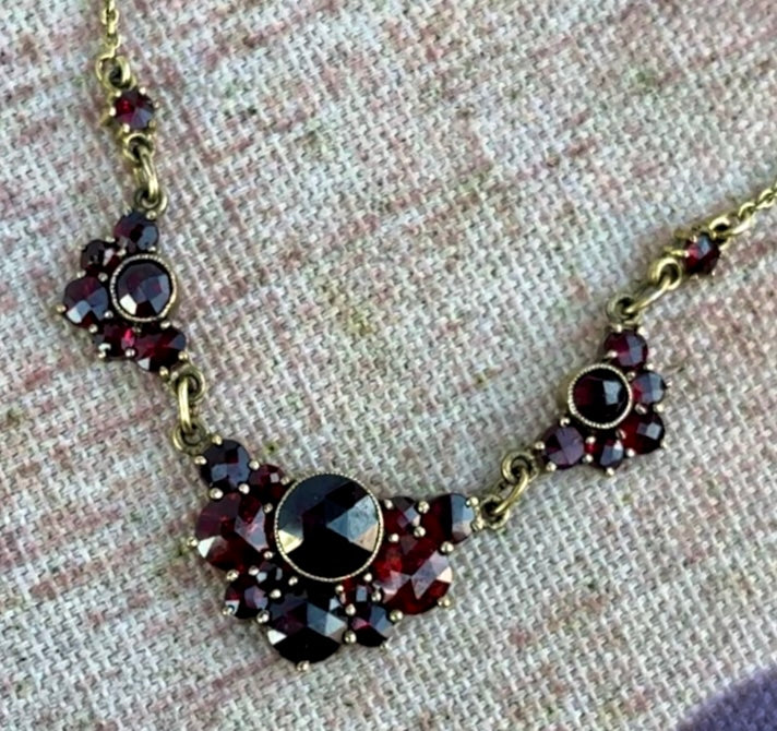 Victorian Bohemian garnet necklace