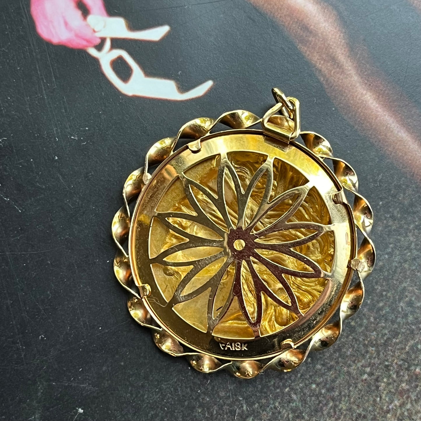 Fortuna pendant